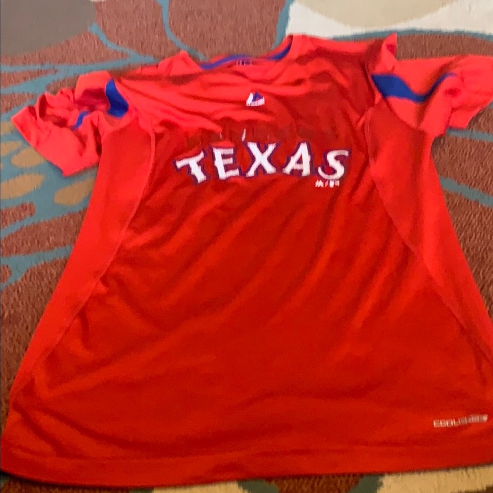 Men’s small Majestic Texas Ranger shirt